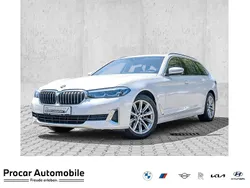 Weiß Gebraucht 2023 BMW 520 Luxury Line Kombi | 39.680 € (Guter Preis)