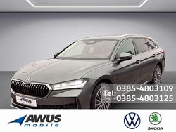 Grau Gebraucht 2025 Skoda Superb LAURIN & KLEMENT Kombi | 44.990 € (Etwas zu teuer)