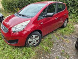 Rot Gebraucht 2011 Kia Venga Vision Kleinwagen | 1.900 € (Fairer Preis)