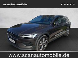 Platinum grey / Gebraucht 2022 Volvo V60 CC Plus Kombi | 38.990 € (Etwas zu teuer)