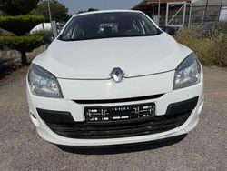 Gletscherweiss Gebraucht 2011 Renault Mégane III Authentique Kleinwagen | 3.200 € (Fairer Preis)