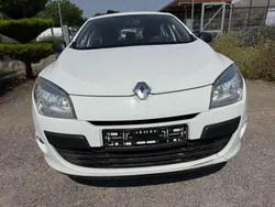 Gletscherweiss Gebraucht 2011 Renault Mégane III Authentique Kleinwagen | 3.200 € (Guter Preis)