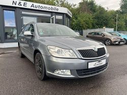 Grau Gebraucht 2012 Skoda Octavia Ambition Kombi | 1.990 €