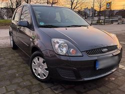 Blau Gebraucht 2007 Ford Fiesta Kleinwagen | 2.100 € (Fairer Preis)