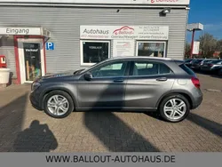 Grau Gebraucht 2015 Mercedes GLA250 Edition 1 SUV | 18.950 € (Guter Preis)