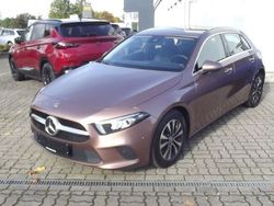 Rosegold metalliclack Gebraucht 2022 Mercedes A180 Limousine | 26.850 € (Fairer Preis)