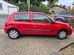 Rot Gebraucht 2010 Renault Clio II Campus Limousine | 2.000 € (Guter Preis)