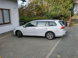 Weiß Gebraucht 2016 VW Golf VII Comfortline Kombi | 9.450 € (Guter Preis)