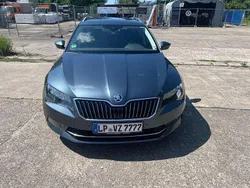 Grau Gebraucht 2018 Skoda Superb Ambition Kombi | 15.999 € (Guter Preis)