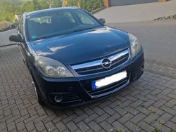 Schwarz Gebraucht 2006 Opel Signum Sport Kombi | 3.000 €