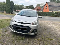 Grau Gebraucht 2015 Hyundai i10 Kleinwagen | 4.200 € (Guter Preis)