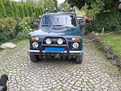 Grün Gebraucht 2012 Lada niva SUV | 6.200 € (Fairer Preis)