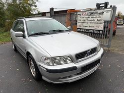Silber Gebraucht 2003 Volvo V40 Standard Kombi | 1.500 € (Fairer Preis)