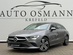 Grau Gebraucht 2022 Mercedes CLA200 Shooting Brake Kombi | 22.949 € (Guter Preis)