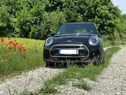 Schwarz Gebraucht 2021 Mini Cooper SE Classic Kleinwagen | 14.900 € (Guter Preis)