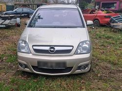 Gold Gebraucht 2006 Opel Meriva Van / Kleinbus | 2.700 € (Fairer Preis)