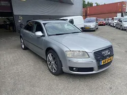Grau Gebraucht 2006 Audi A8 Proline Limousine | 3.490 €