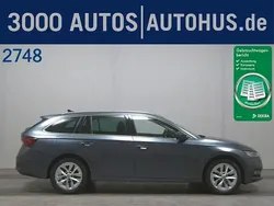 Grau Gebraucht 2021 Skoda Octavia Style Kombi | 32.470 €