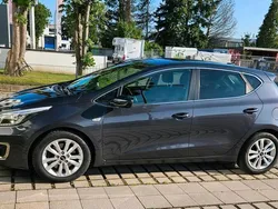 Grau Gebraucht 2016 Kia Ceed Edition 7 Limousine | 8.200 €