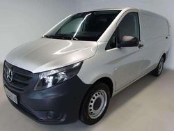 Brillantsilber metallic Gebraucht 2022 Mercedes Vito Van / Kleinbus | 28.490 € (Guter Preis)