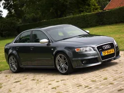 Grau Gebraucht 2006 Audi RS4 Comfort Limousine | 46.000 € (Fairer Preis)