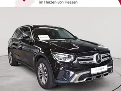 Obsidianschwarz metallic Gebraucht 2022 Mercedes GLC200 SUV | 28.290 € (Superpreis)