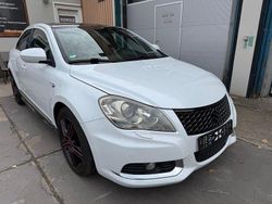 Weiß Gebraucht 2011 Suzuki Kizashi Sport Limousine | 7.990 € (Fairer Preis)