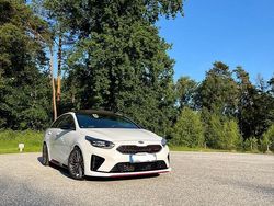 Weiß Gebraucht 2020 Kia ProCeed GT Kleinwagen | 20.000 € (Fairer Preis)