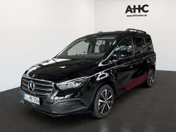Loparitschwarz metallic Gebraucht 2025 Mercedes T180 Progressive Van / Kleinbus | 32.990 €