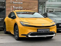 Gelb Neu 2024 Toyota Prius Executive Kleinwagen | 46.990 € (Teuer)