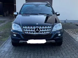 Schwarz Gebraucht 2009 Mercedes ML350 SUV | 16.299 € (Teuer)