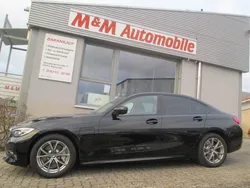 Schwarz Gebraucht 2020 BMW 330e Sport Line Limousine | 25.800 € (Fairer Preis)