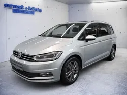 Blau Gebraucht 2017 VW Touran Van / Kleinbus | 18.550 € (Fairer Preis)