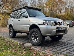 Silber Gebraucht 2003 Nissan Terrano SUV | 12.400 €