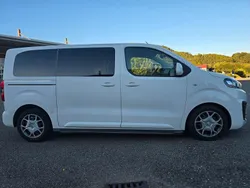 Weiß Gebraucht 2018 Citroën Spacetourer Feel Van | 14.900 € (Teuer)