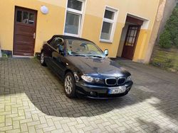 Schwarz Gebraucht 2005 BMW 318 Cabriolet Cabrio | 6.500 € (Fairer Preis)