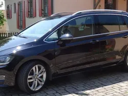 Schwarz Gebraucht 2015 VW Golf Sportsvan Highline Van / Kleinbus | 14.390 € (Fairer Preis)