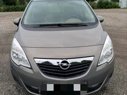 Grau Gebraucht 2011 Opel Meriva Innovation Van / Kleinbus | 2.000 € (Superpreis)