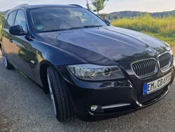 Schwarz Gebraucht 2012 BMW 320 Kombi | 10.900 € (Fairer Preis)