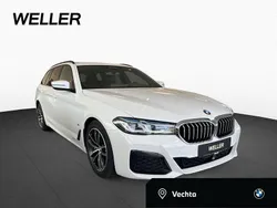 Alpinweiss iii (weiß) Gebraucht 2022 BMW 530 M Sport Kombi | 39.990 € (Fairer Preis)