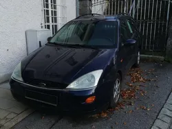 Blau Gebraucht 2000 Ford Focus Ghia Kombi | 499 € (Guter Preis)