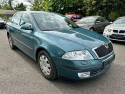 Islandgruen metallic Gebraucht 2005 Skoda Octavia Ambiente Limousine | 2.190 € (Guter Preis)