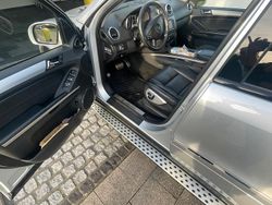 Grau Gebraucht 2008 Mercedes ML63 AMG AMG SUV | 22.500 €