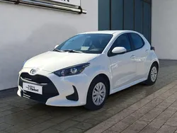 Weiß Neu 2025 Toyota Yaris Hybrid Comfort Kleinwagen | 20.416 € (Superpreis)