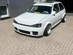 Weiß Gebraucht 1993 Ford Fiesta Kleinwagen | 7.500 €