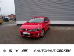 Rot Gebraucht 2018 VW Polo Comfortline Limousine | 12.890 € (Etwas zu teuer)