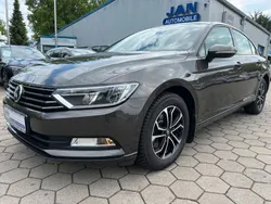 Schwarz Gebraucht 2016 VW Passat Trendline Limousine | 10.890 € (Superpreis)