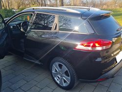 Schwarz Gebraucht 2015 Renault Clio GrandTour Dynamique Kombi | 13.000 €