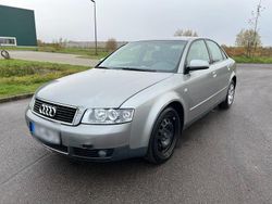 Grau Gebraucht 2002 Audi A4 Limousine | 950 € (Superpreis)