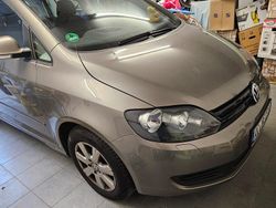 Grau Gebraucht 2011 VW Golf Plus Trendline Van / Kleinbus | 7.999 € (Fairer Preis)